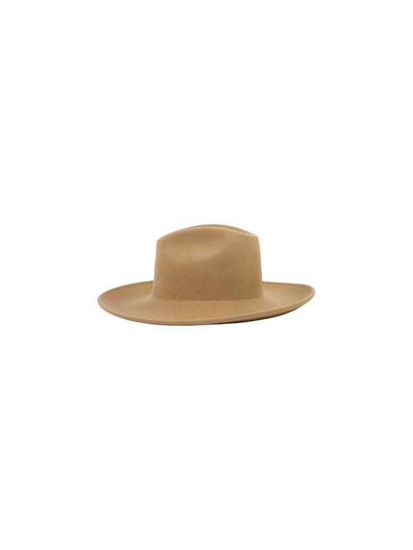 Chapeau à larges bords