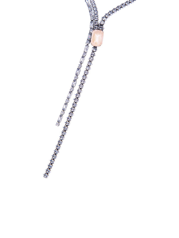 Collier à double rangée de pierres avec cabochon central