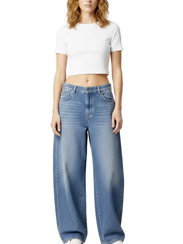 Jeans over balloon