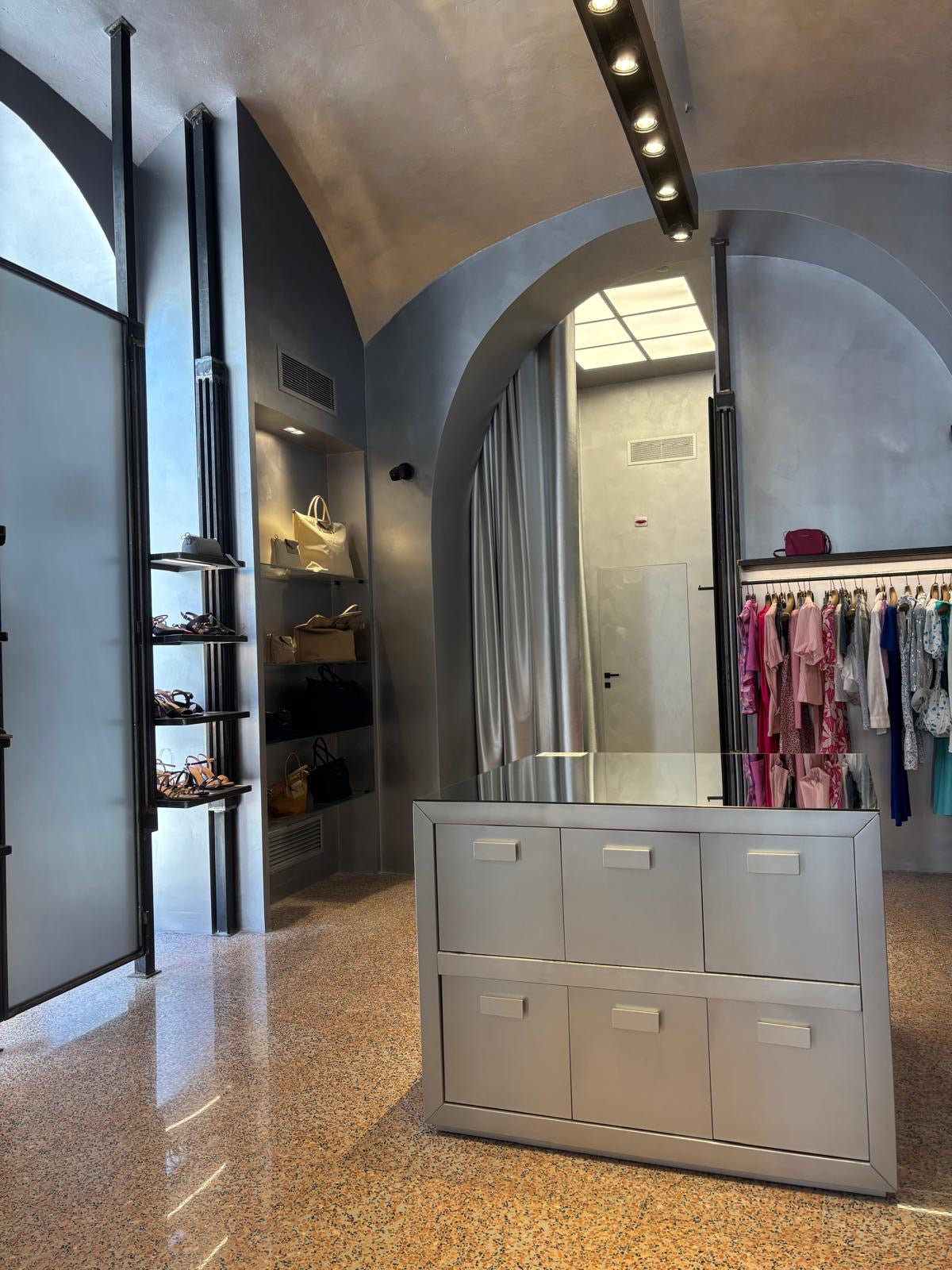 QUADRA SHOP TRANI - interno 4