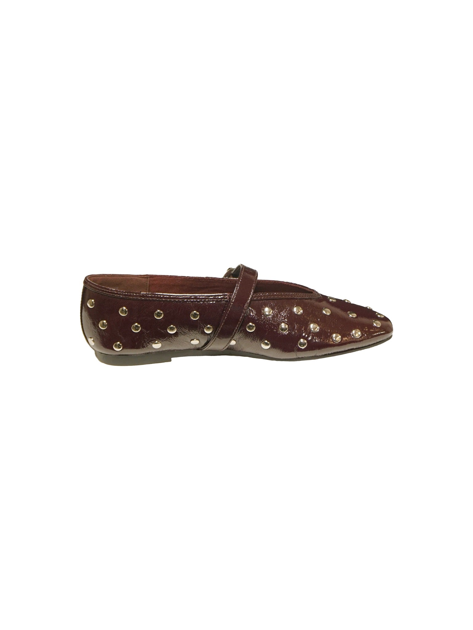 Ballerine in vernice bordeaux con borchie e cinturino