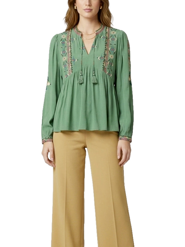 Camicia con ricami eleganti