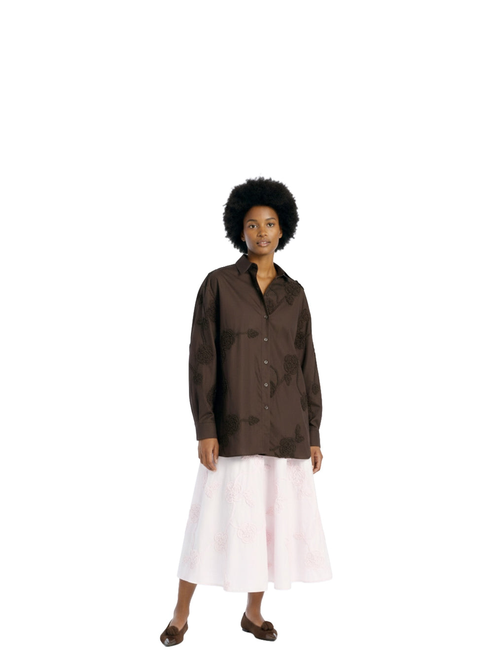 Chemise oversize à broderies florales