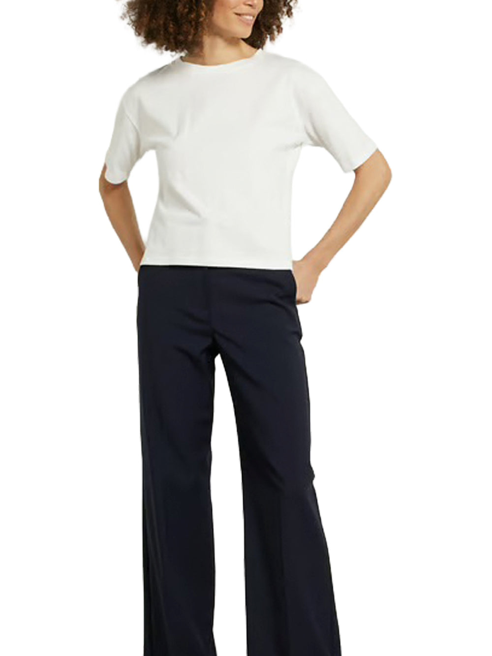 T-shirt con scollo a spalla