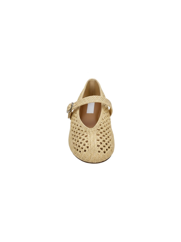 Ballerina in raffia