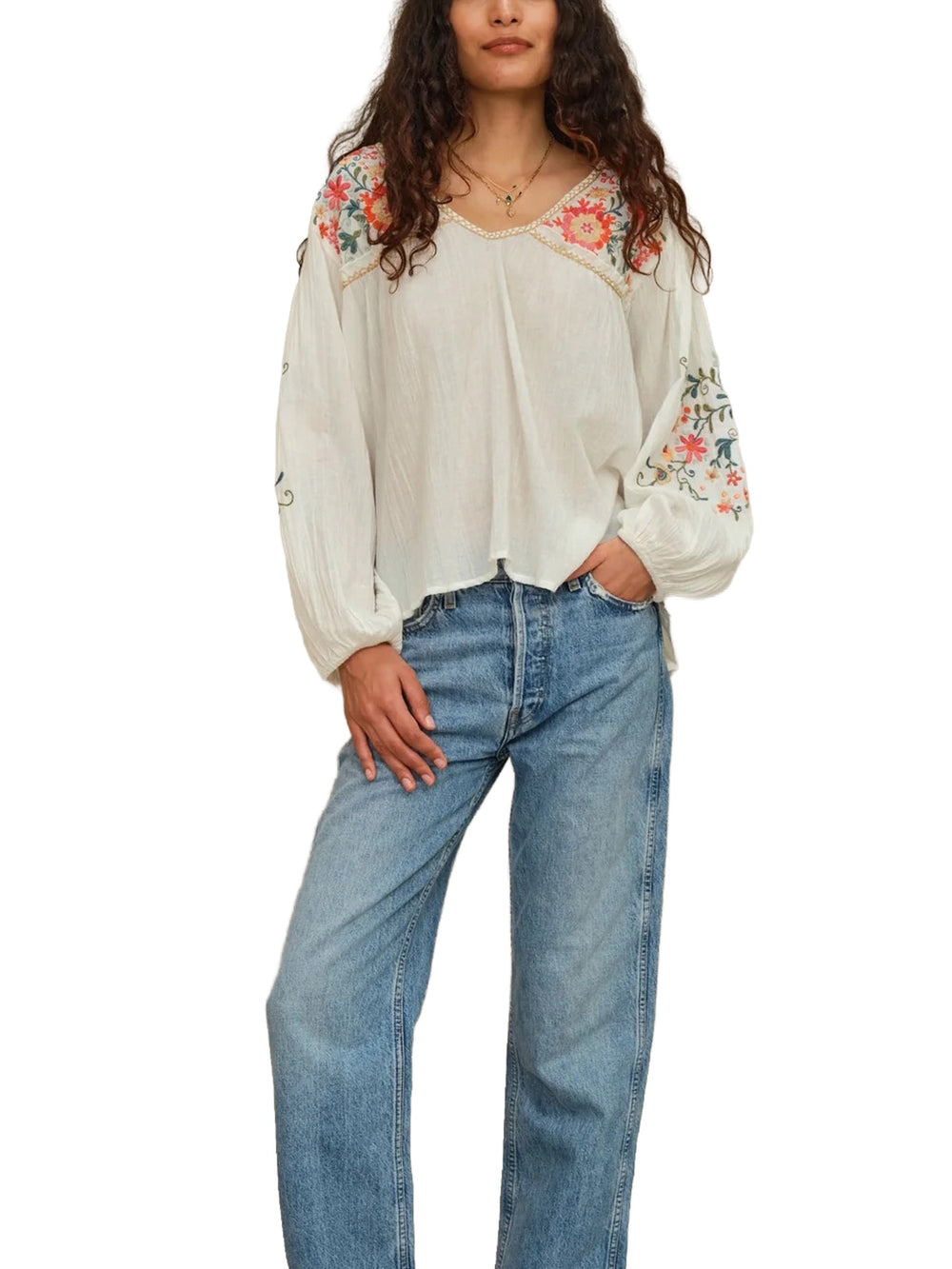 Camicia con ricami floreali